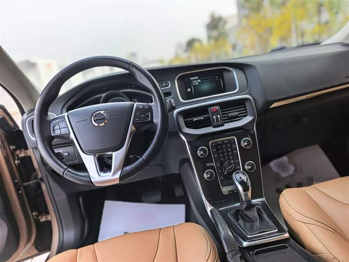 Volvo V40 2017 T 3 — фото 12
