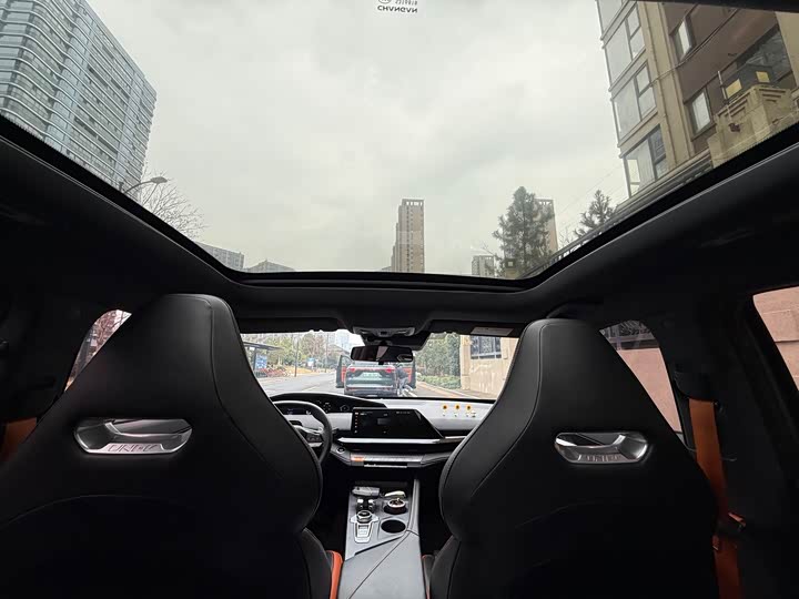 Changan UNI-V 2023 1.5 T Premium — фото 10