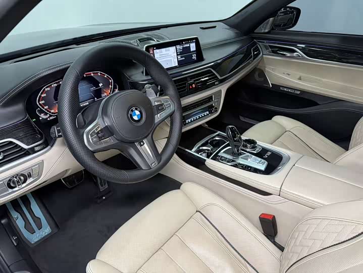 BMW 7-Series 2017 M 760 Li x Drive — фото 8