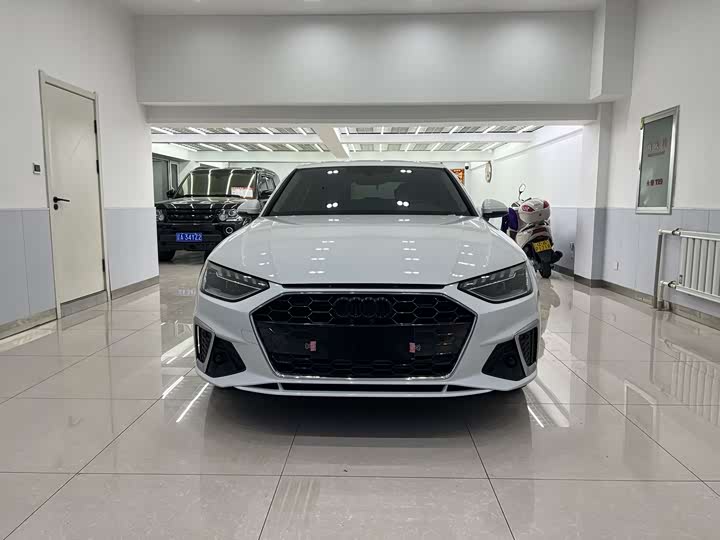 Audi A4L 40 TFSI стиль-динамик — фото 2