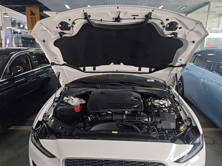Jaguar XEL 2022 2.0 T 250 PS R-DYNAMIC S — фото 16