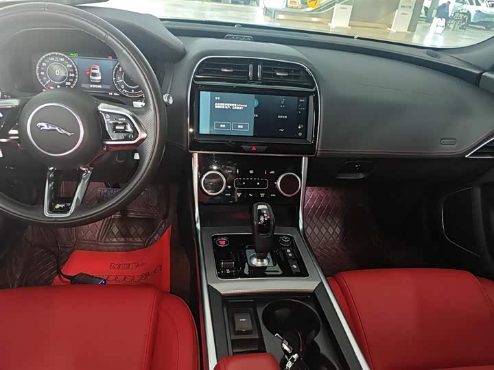 Jaguar XEL 2022 2.0 T 250 PS R-DYNAMIC S — фото 9