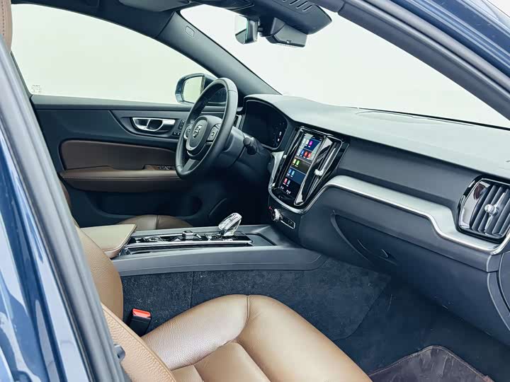 Volvo S60 2022 B 4 — фото 13