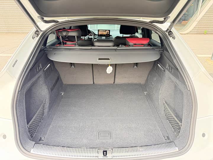 Audi Q5L Sportback 2024 40 TFSI Luxury — фото 12