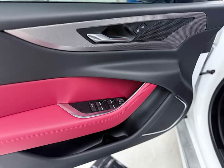 Jaguar XEL 2023 2.0 T 250 PS R-DYNAMIC S — фото 15