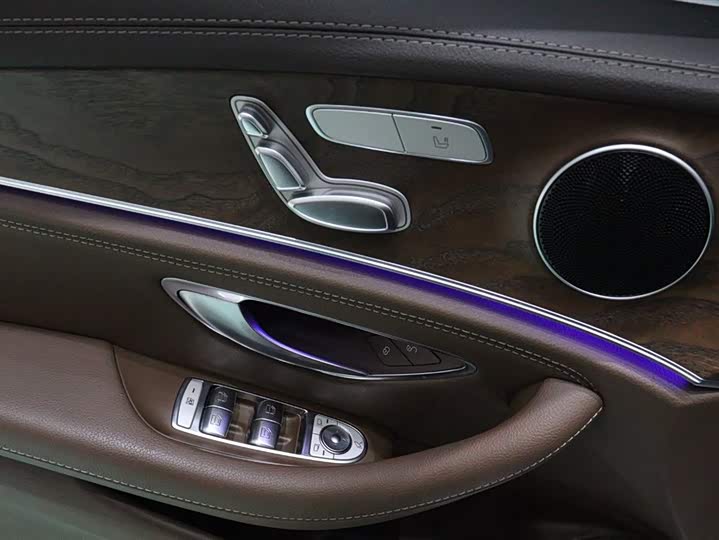 Mercedes-Benz E-Class 2023 E 260 L — фото 19