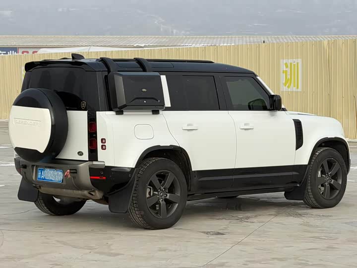 Land Rover Defender — фото 6