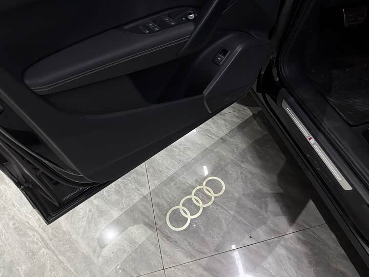 Audi Q5L 40 TFSI люкс-динамик — фото 9