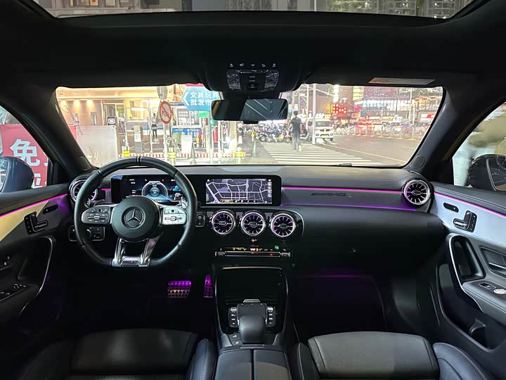 Mercedes-Benz A-Class 2023 AMG A 35 4 MATIC — фото 4