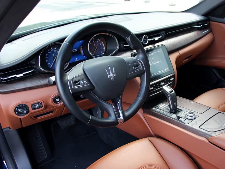 Maserati Quattroporte — фото 7