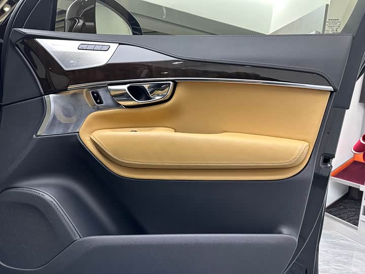 Volvo XC90 2015 T 6 7 — фото 25