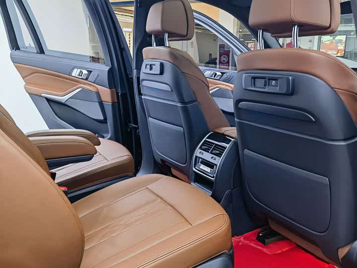 BMW X7 2022 x Drive 40i — фото 12