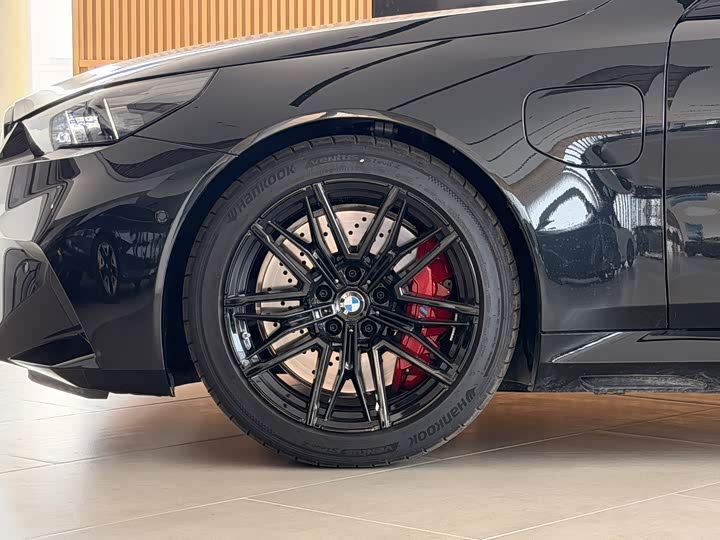 BMW M5 2025 M 5 — фото 4