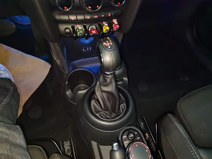 MINI Hatch — фото 12