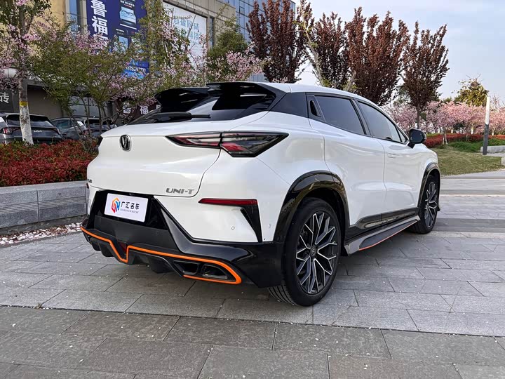 Changan UNI-T 2022 1.5 T Flagship — фото 7