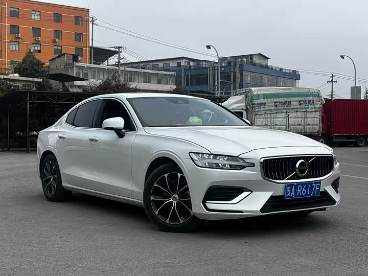 Volvo S60 2022 B 4 — фото 3