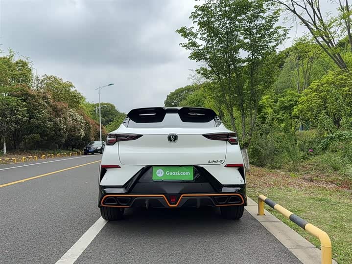 Changan UNI-T 2022 1.5 T Premium — фото 4