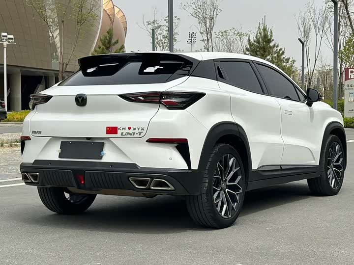 Changan UNI-T 2022 1.5 T Premium — фото 9