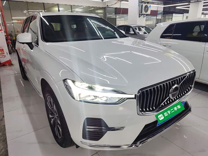 Volvo XC60 2025 B 5 4 WD — фото 4