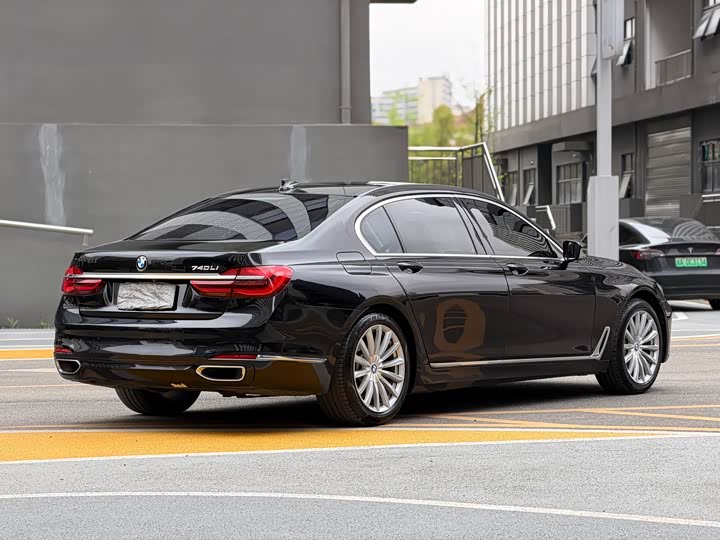 BMW 7-Series 2016 740 Li Leading — фото 9