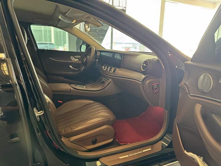 Mercedes-Benz E-Class 2019 E 300 L Luxury — фото 12