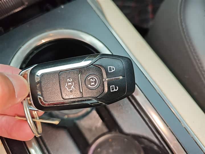 Lincoln MKC 2014 2.0 T 2 WD — фото 9