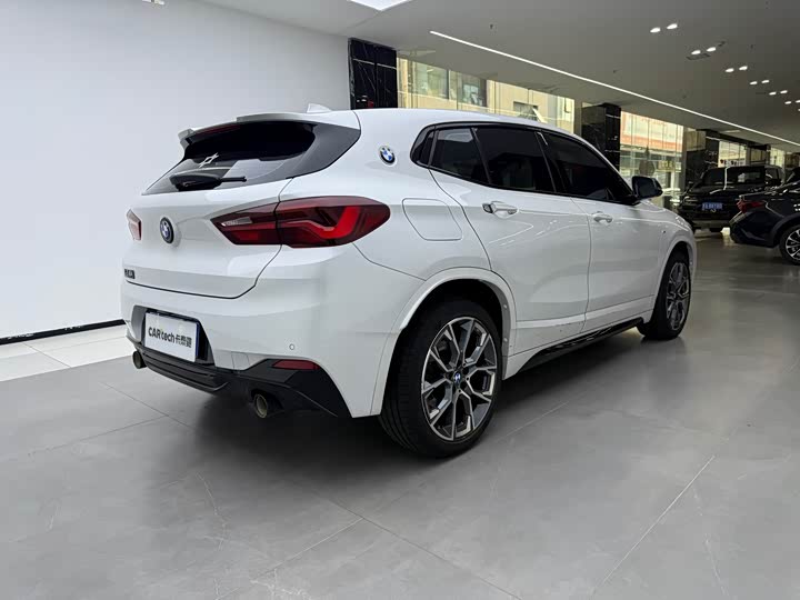 BMW X2 2021 s Drive 25i Leading M — фото 3