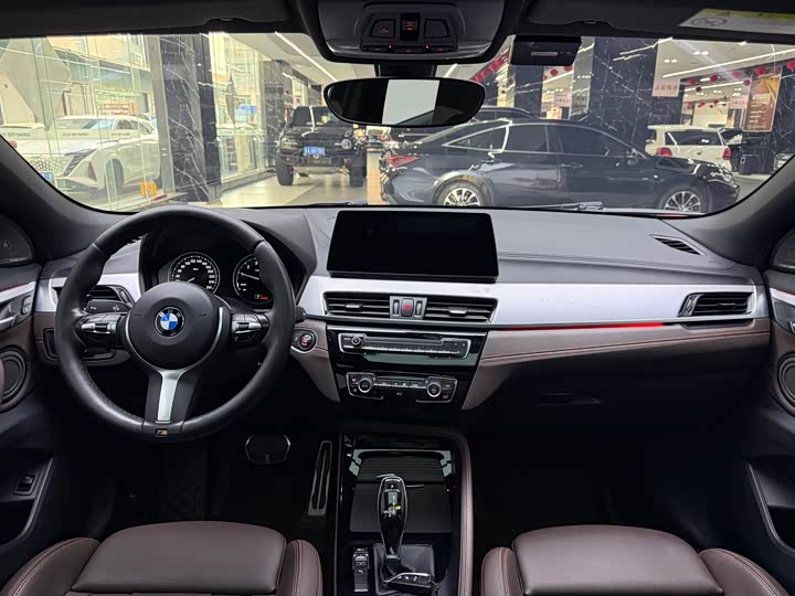 BMW X2 2021 s Drive 25i Leading M — фото 8