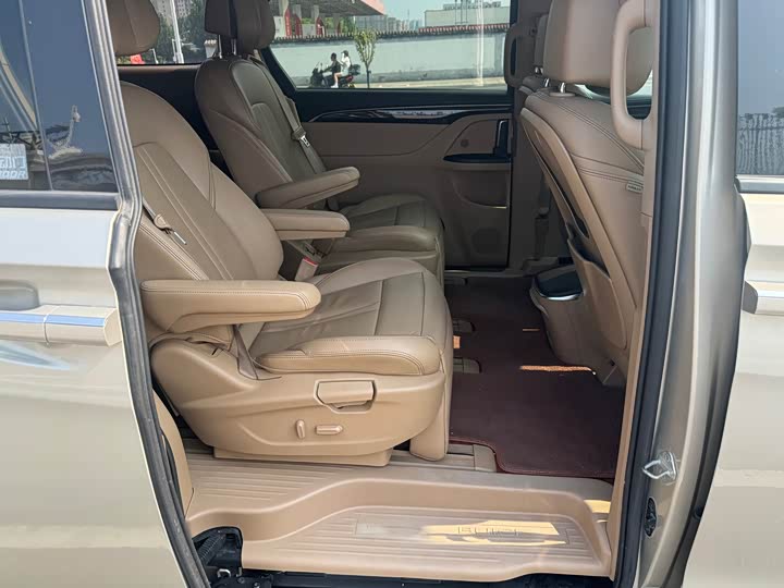 Buick GL8 ES 28T люкс V — фото 12