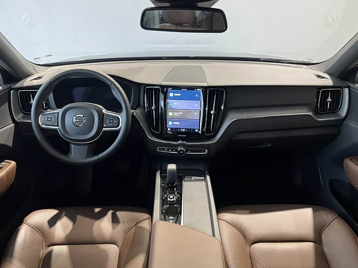 Volvo XC60 2025 B 5 4 WD — фото 7