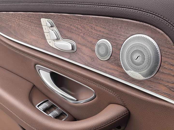 Mercedes-Benz E-Class 2020 E 300 L Luxury — фото 9
