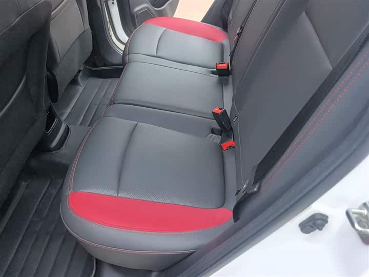 Changan CS15 2016 1.5 L MT — фото 17