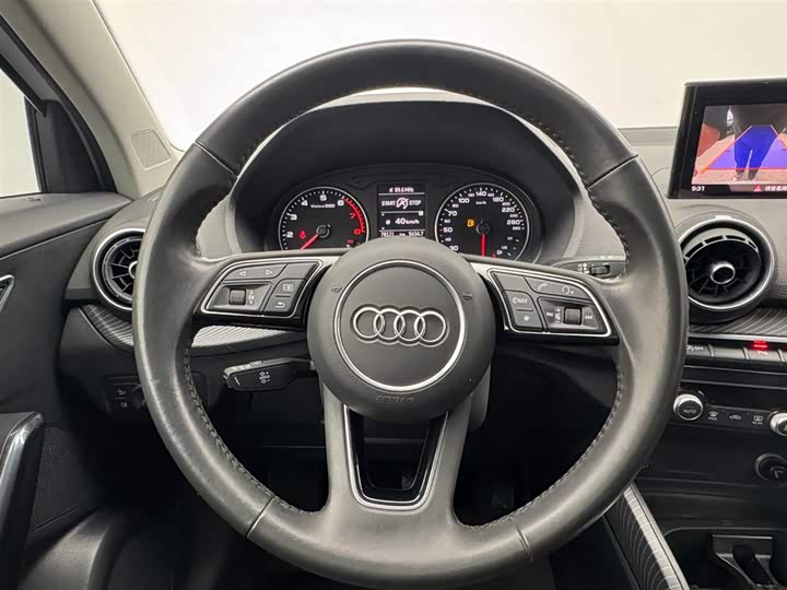 Audi Q2L 2020 35 TFSI — фото 15