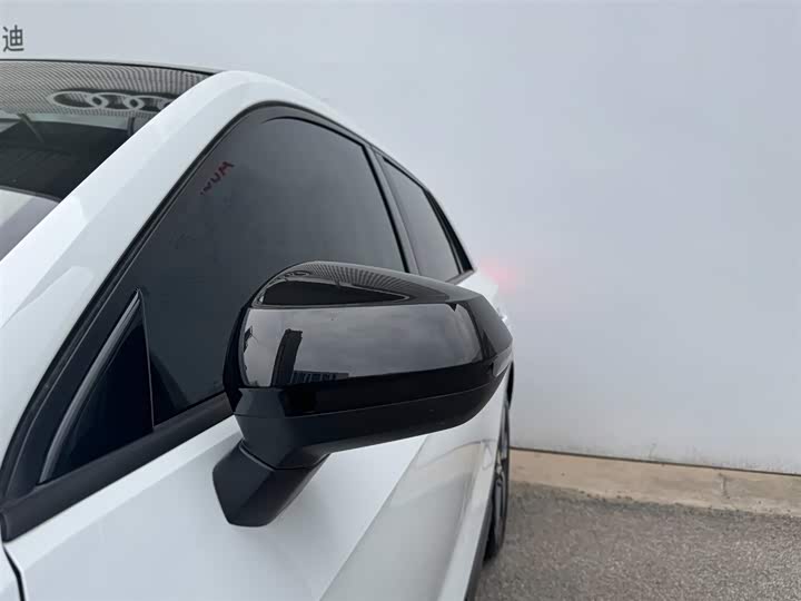 Audi Q2L 2020 35 TFSI — фото 11