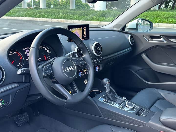 Audi A3 2018 30 Limousine 40 TFSI — фото 6