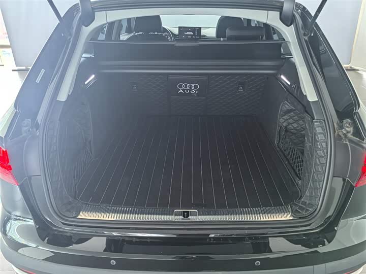 Audi A4 2023 allroad quattro — фото 11