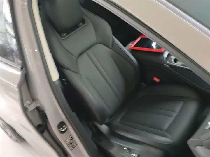 Hongqi HS3 PHEV 2024 115km — фото 25