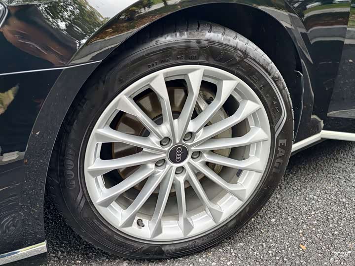 Audi A8 2021 A 8 L 50 TFSI quattro Comfort — фото 15
