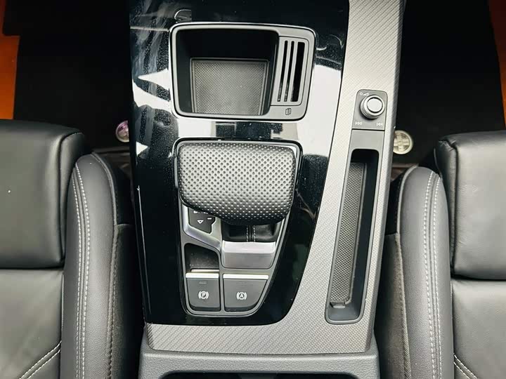 Audi Q5L 2024 45 TFSI — фото 17