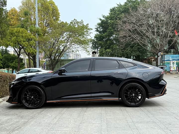 Changan UNI-V 2022 1.5 T — фото 23