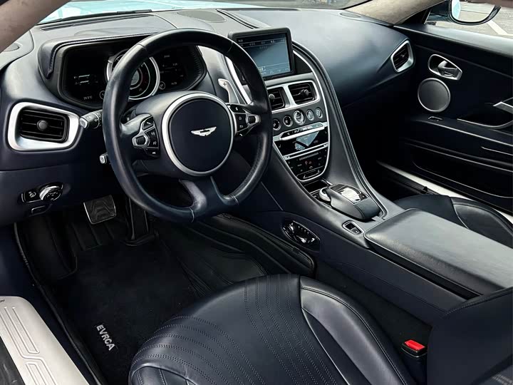 Aston Martin DB11 2019 4.0 T V 8 Coupe — фото 21