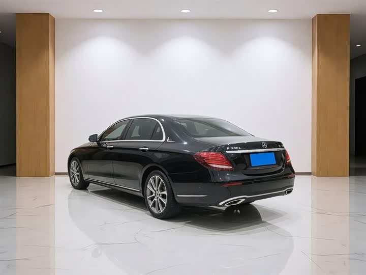 Mercedes-Benz E-Class рестайлинг E 200 L — фото 9