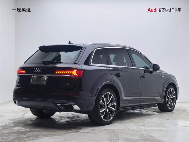 Audi Q7 2023 55 TFSI quattro S line Sport — фото 4