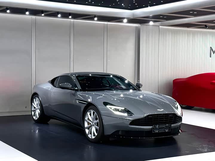 Aston Martin DB11 2022 4.0 T V 8 Coupe — фото 2