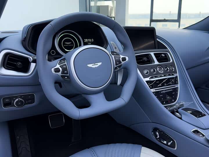 Aston Martin DB11 2023 4.0 T V 8 Volante — фото 19