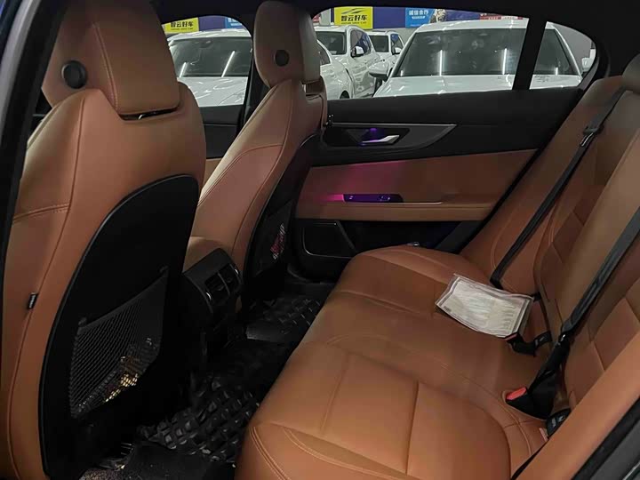 Jaguar XEL 2023 2.0 T 250 PS R-DYNAMIC S — фото 6