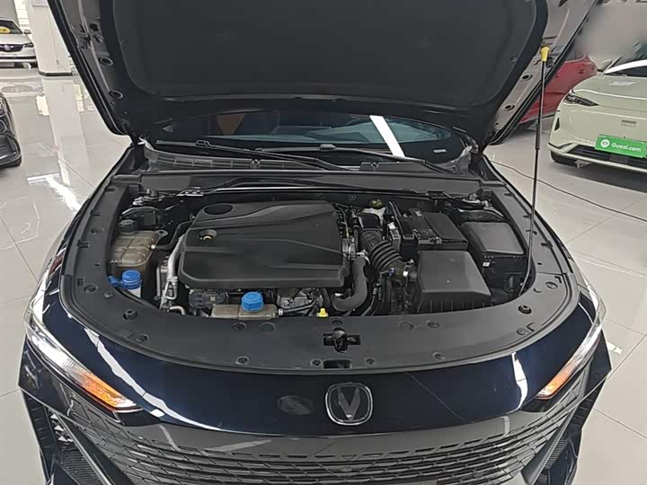 Changan UNI-V 2022 1.5 T Premium — фото 20