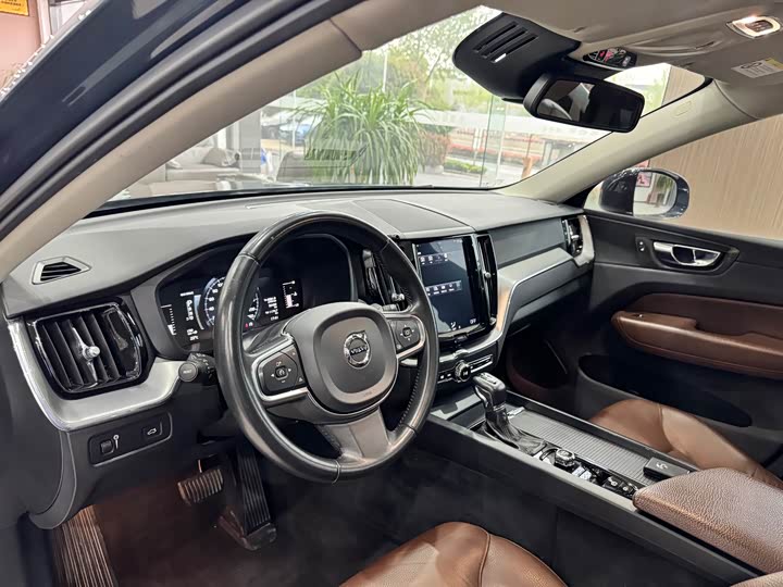 Volvo XC60 2020 T 5 4 WD — фото 10