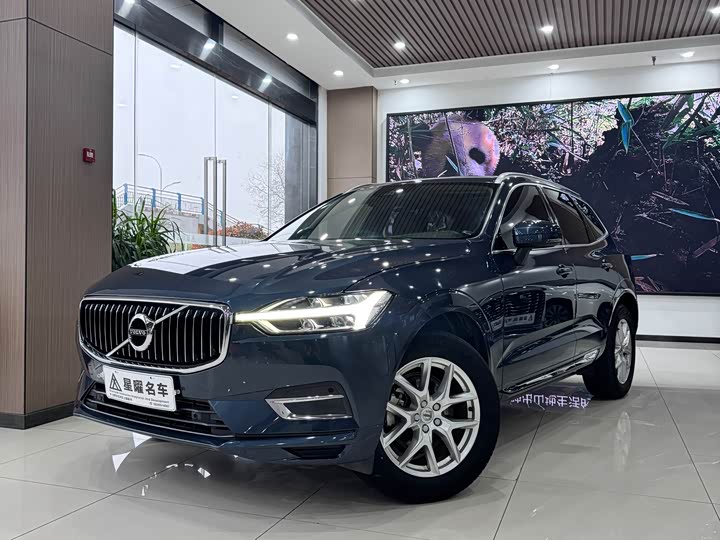 Volvo XC60 2020 T 5 4 WD — фото 1