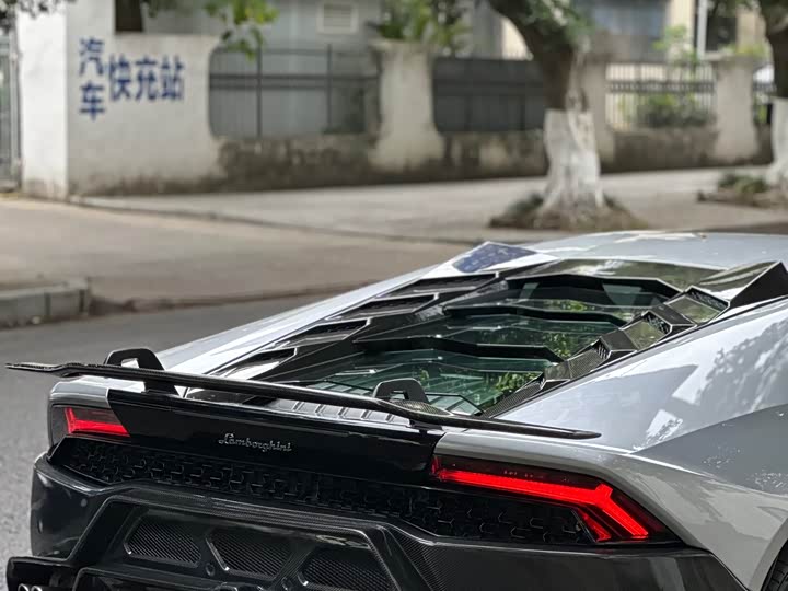 Lamborghini Huracán 2016 Huracán RWD Coupe — фото 15